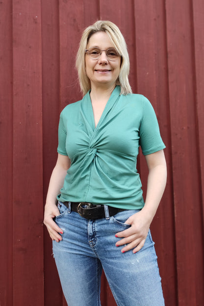 Knot Shirt Edda